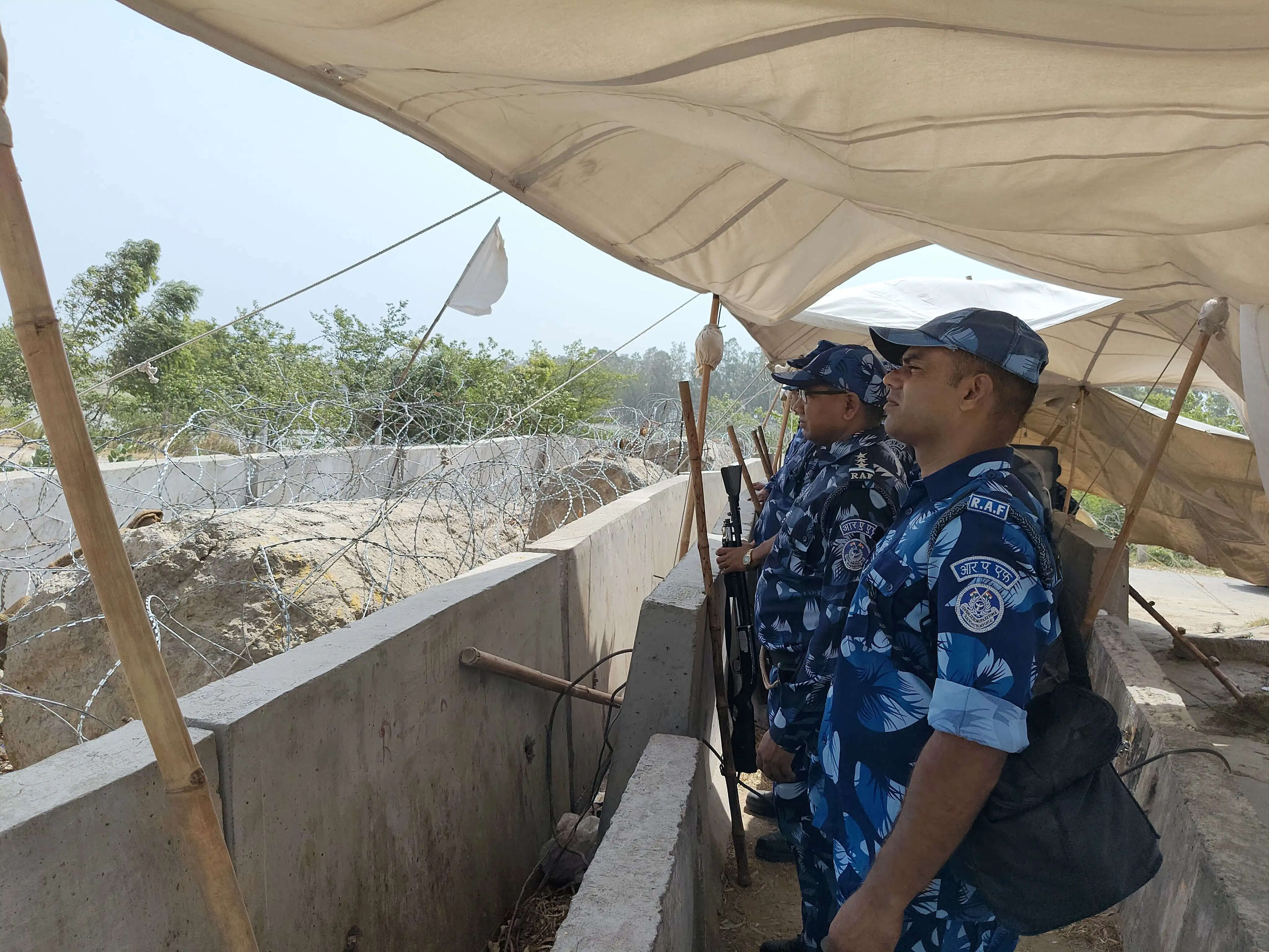 POLICE ONDUTY ON DATASINGHWALA BORDER